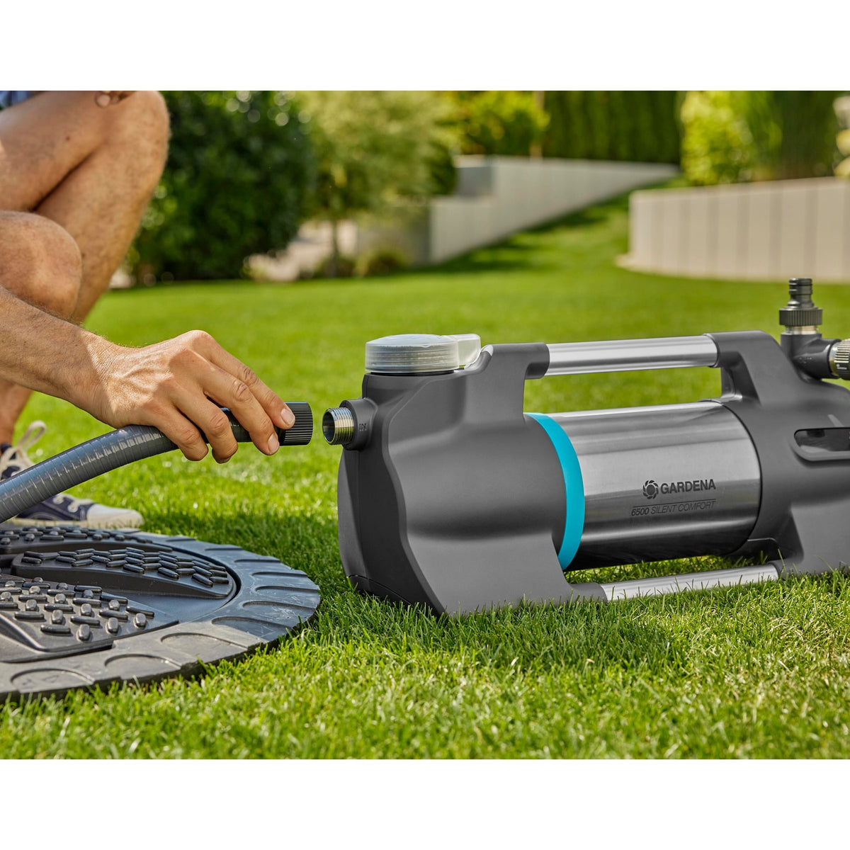 Bomba de riego Gardena 6500 silentcomfort (acero inoxidable gris oscuro, 1300 vatios | Bluetooth)