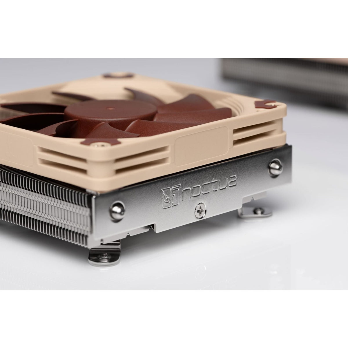 Enfriador de CPU Noctua nh-l9i-17xx (conexión PWM de 4 pines)