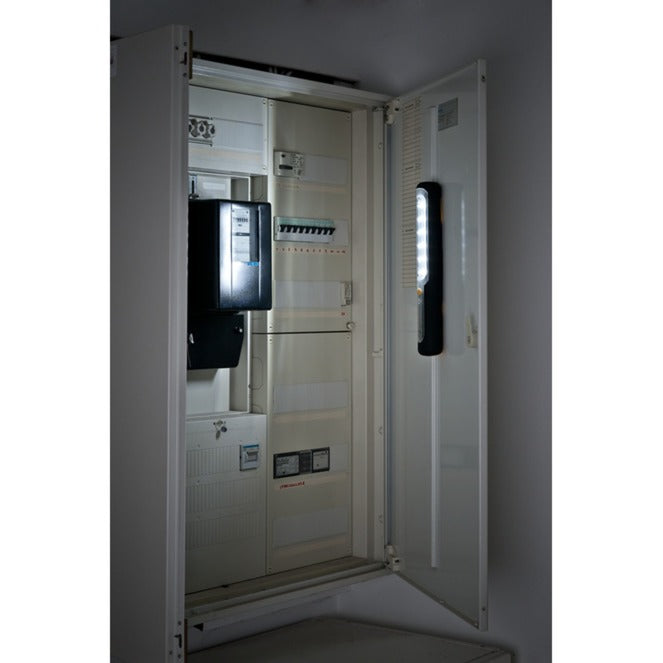 Linterna LED Brennerstuhl con batería, lámpara de mano con dinamo, para cargar (con 6 LED SMD brillantes y 9 horas de duración de luz)