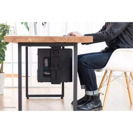 Soporte de escritorio para PC Neomounts nm-cpu100black (negro)