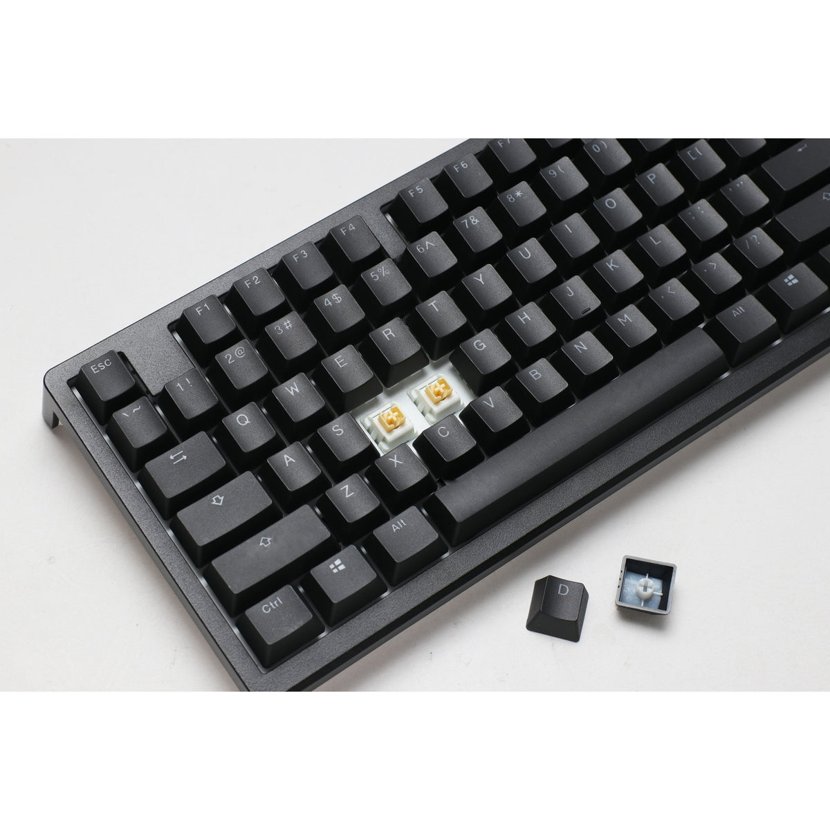 Teclado mecánico para juegos Ducky zero 6108 classic black rgb (negro, diseño estadounidense (qwerty), cherry mx2a blue, 100%, leds rgb, pbt de doble disparo, intercambio en caliente, 2,4 ghz | bluetooth | usb-c)