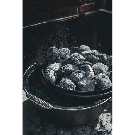 Olla para cocinar The Windmill Dutch Oven de 4,5 cuartos (negra, ø 25,5 cm | 3,8 litros)