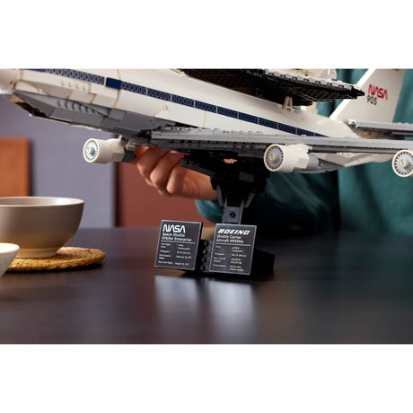 Avión portaaviones Lego® Icons - 10360