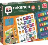 Aprendo un juego educativo de matemáticas jumbo.
